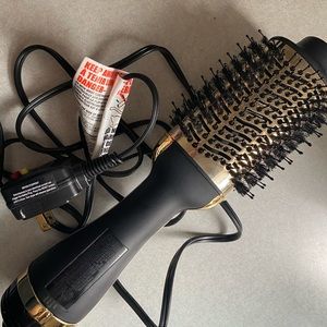 Hot Tools dryer brush